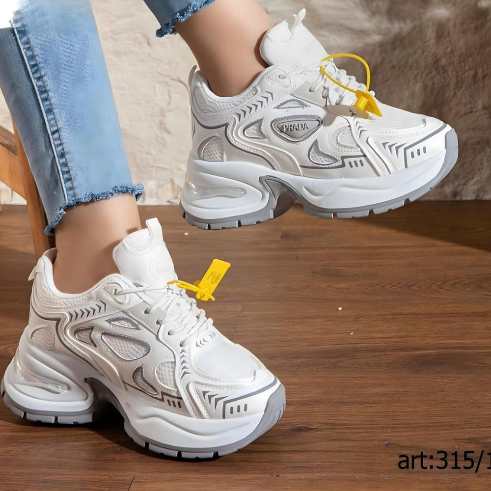 Sneaker نسائي بكعب مخفي + نعل عالي 8 سم – راحة وأناقة في نفس الوقت