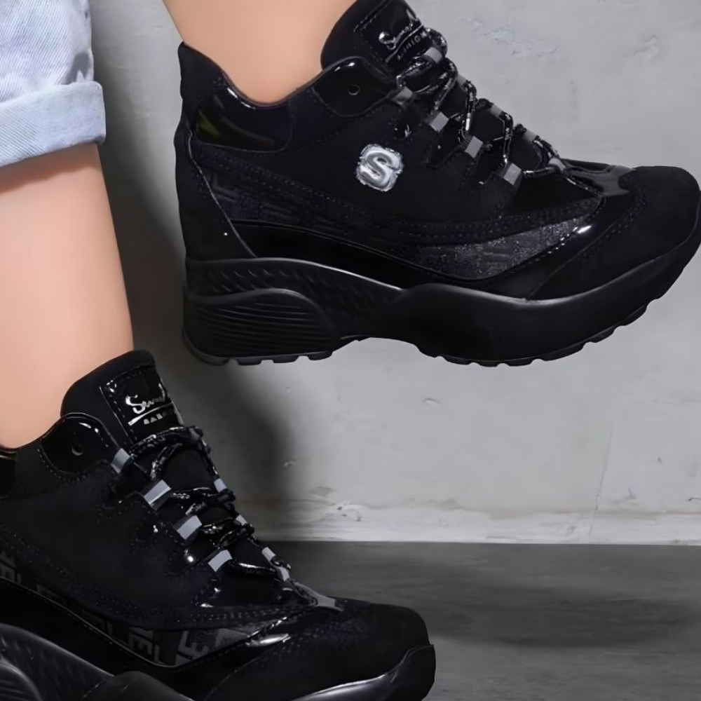 Sneaker نسائي Wedge – كعب مخفي + نعل عالي 7 سم – ستايل تريندي