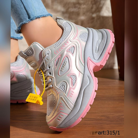 Sneaker نسائي بكعب مخفي + نعل عالي 8 سم – راحة وأناقة في نفس الوقت