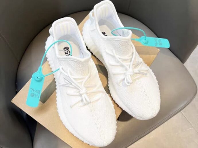 ✨ Yeezy350 Fashion Shoes man✨ - Image 2