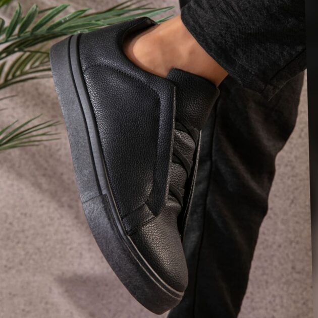 شوز فلات رجالي سادة باستك أمامي | تصميم عملي وسهل اللبس