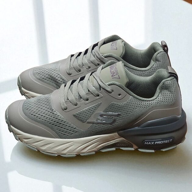 سكتشر رجالي رباط فيتنامي | خامة مريحة وتصميم شبابي أنيق