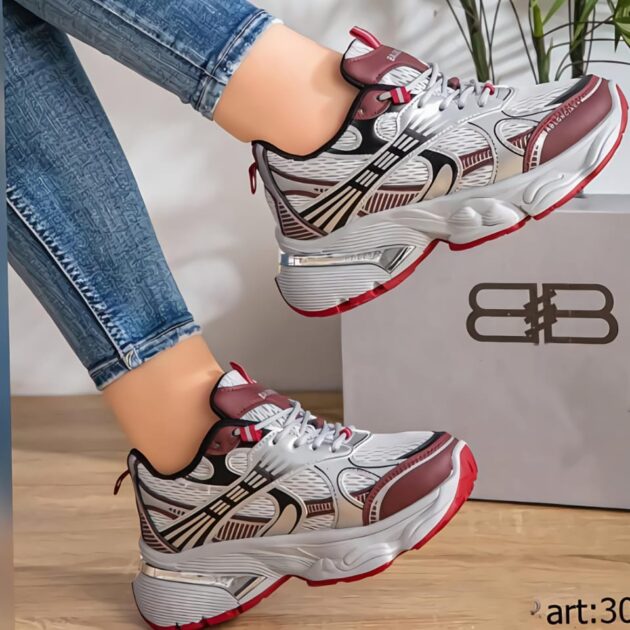 كوتش بالنسيجا فاشون حريمي 2026