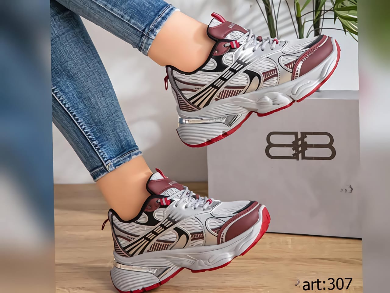 كوتش بالنسيجا فاشون حريمي 2026