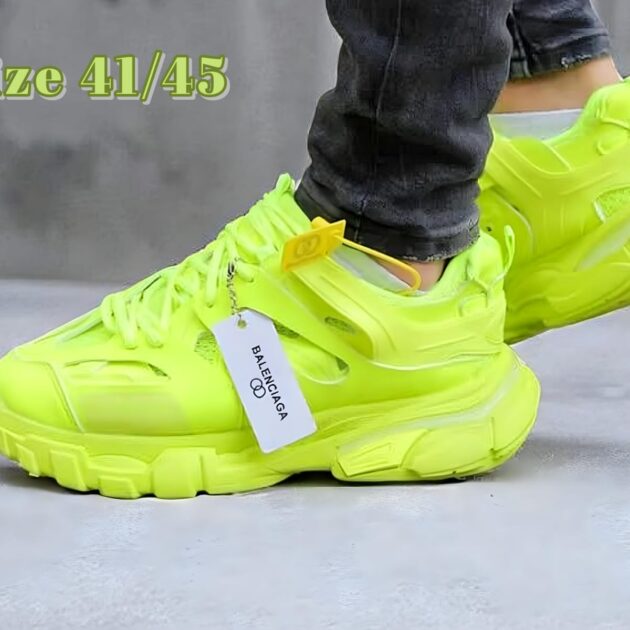 كوتش رجالي بالنسيجا تراك 2026