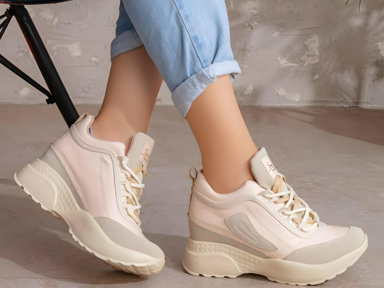 سنيكر ويدچ 8 سم – 2026